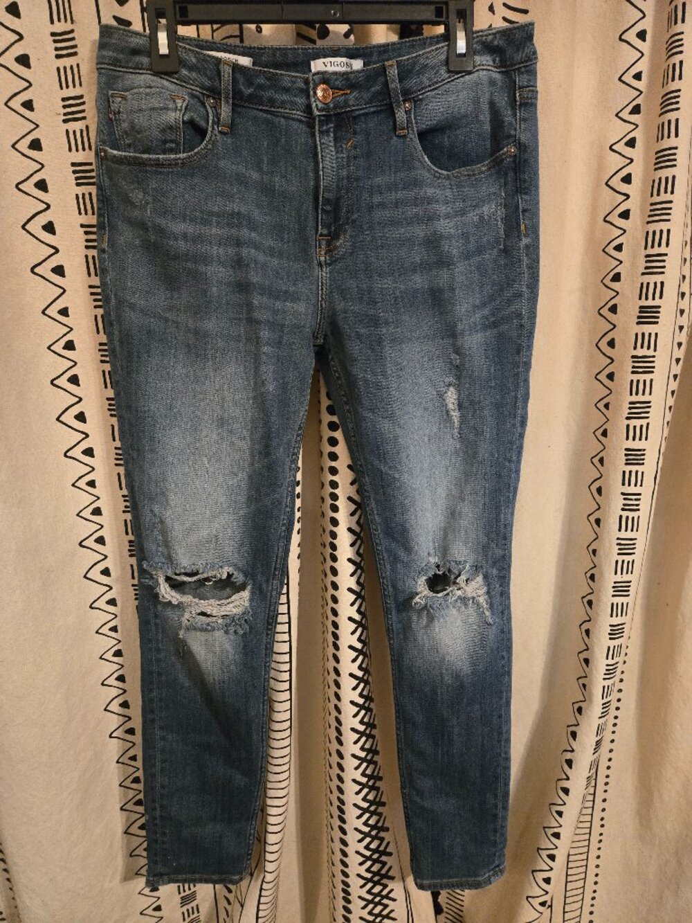 Vigoss brand "Jagger" skinny distressed jeans Size 32